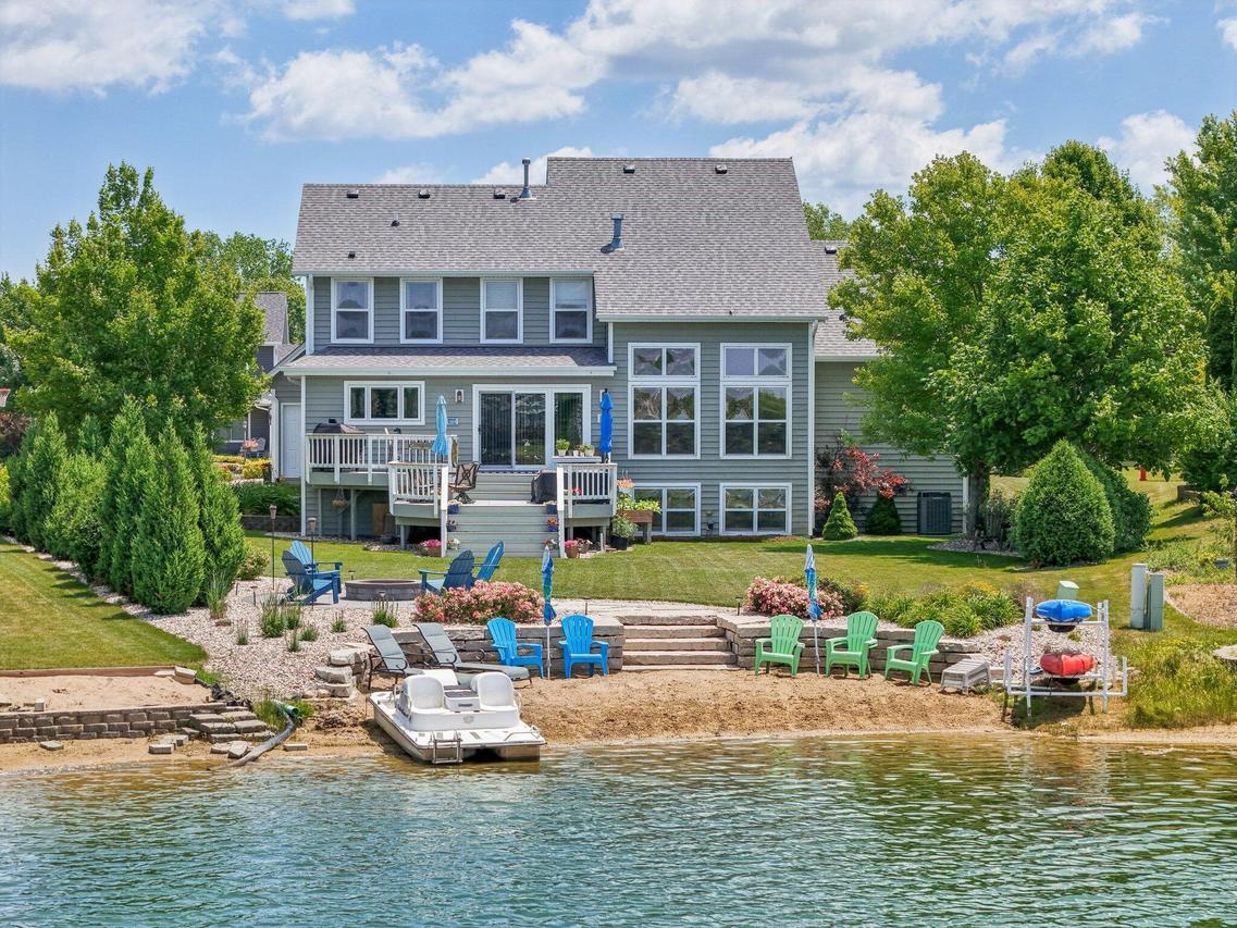 10473 S George Dr., Oak Creek, WI 53154