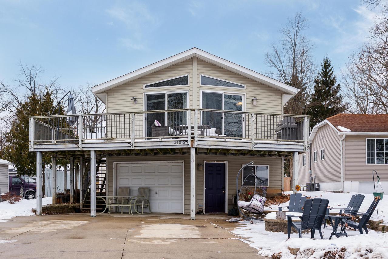 24012 64th Pl, Paddock Lake, WI 53168
