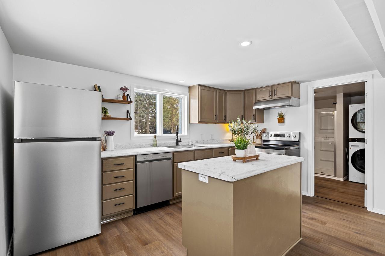 331 E Washington Ave, Cleveland, WI 53015