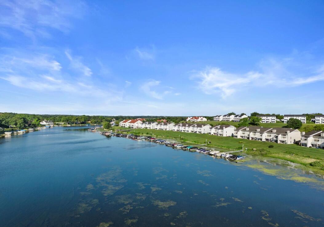 1416 S Delavan Club, Delavan, WI 53115