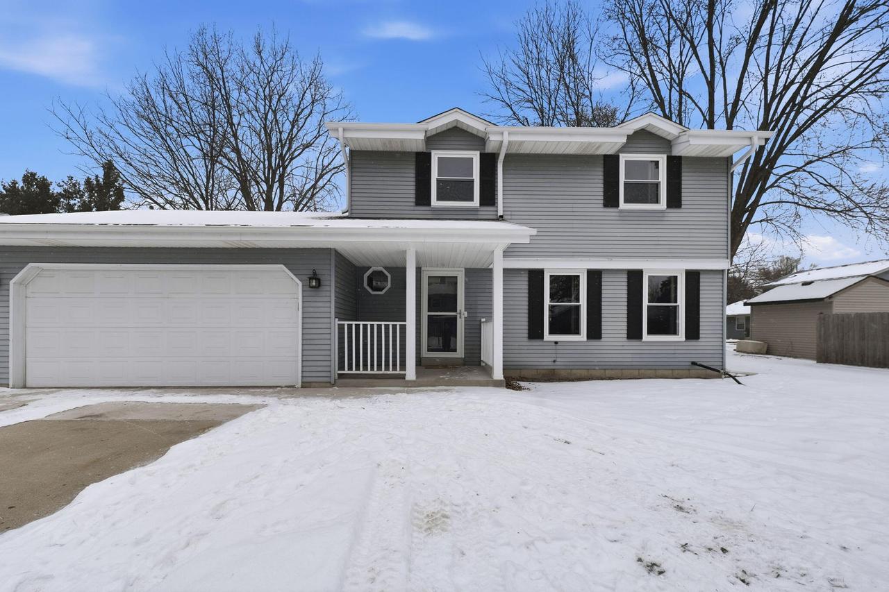636 Aber Dr, Waterford, WI 53185