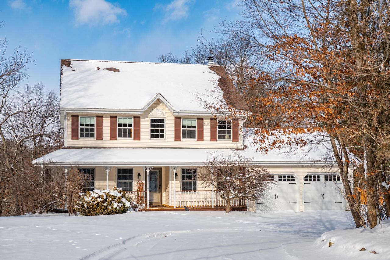 1815 Bark River, Delafield, WI 53029