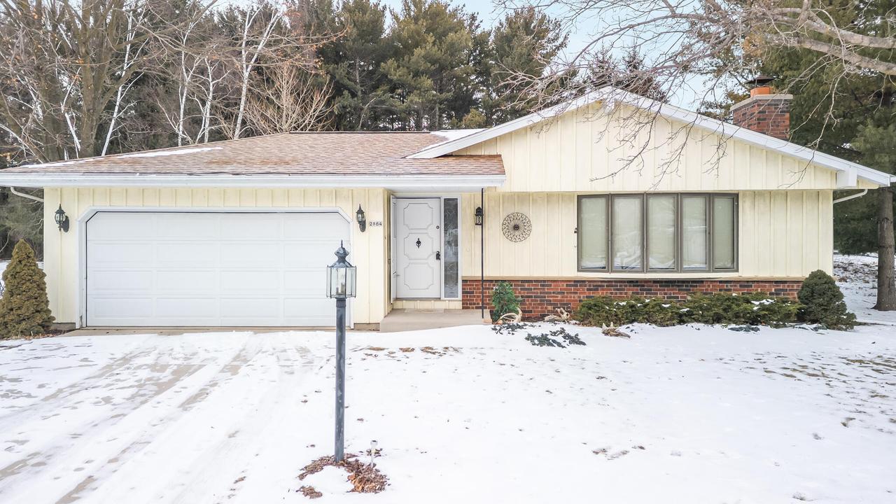 2864 N Apache Rd, Sheboygan, WI 53083