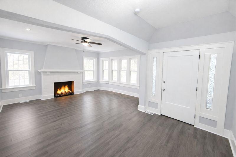 2707 W Highland Blvd #2709, Milwaukee, WI 53208