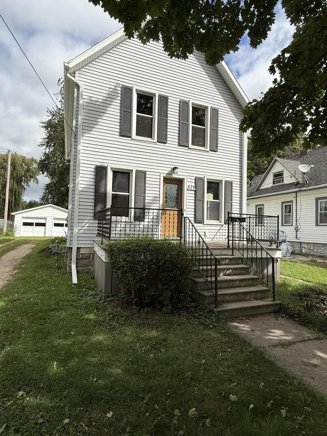 579 Forest Ave, Fond Du Lac, WI 54935