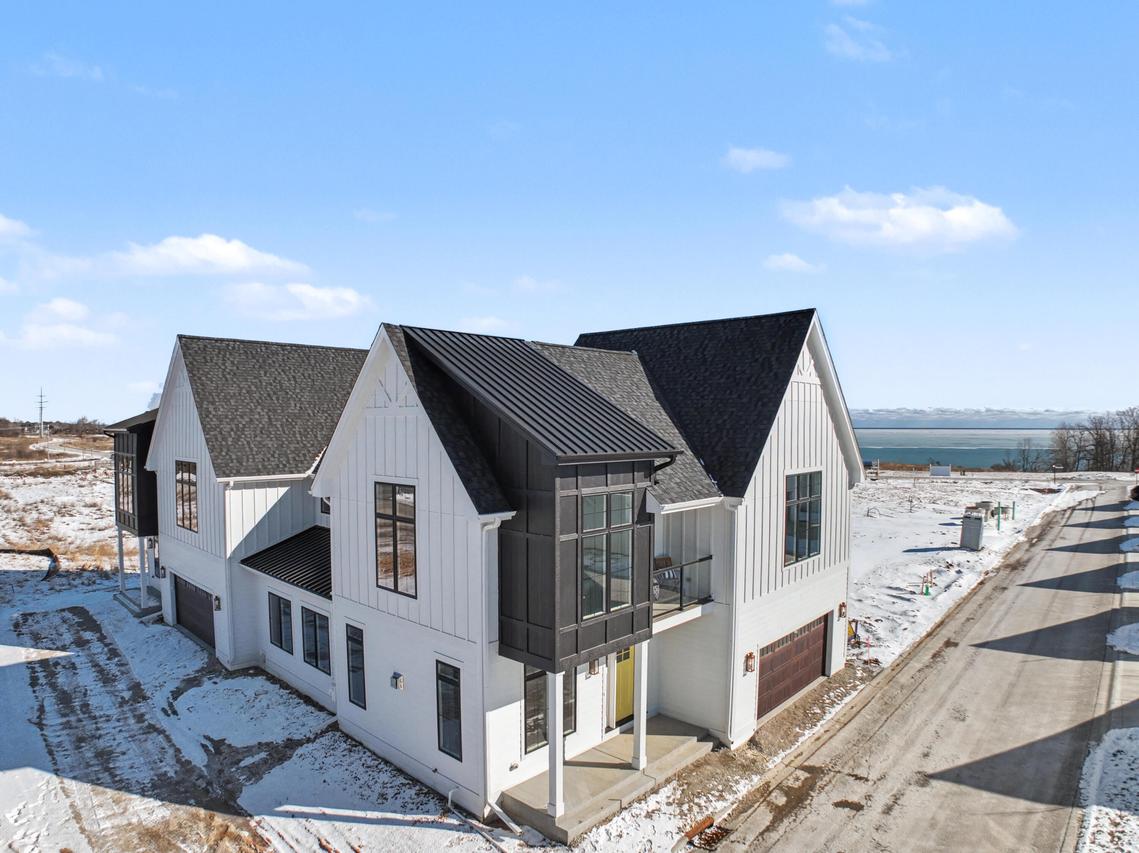 496 Bastle Wynd - #9, Port Washington, WI 53074