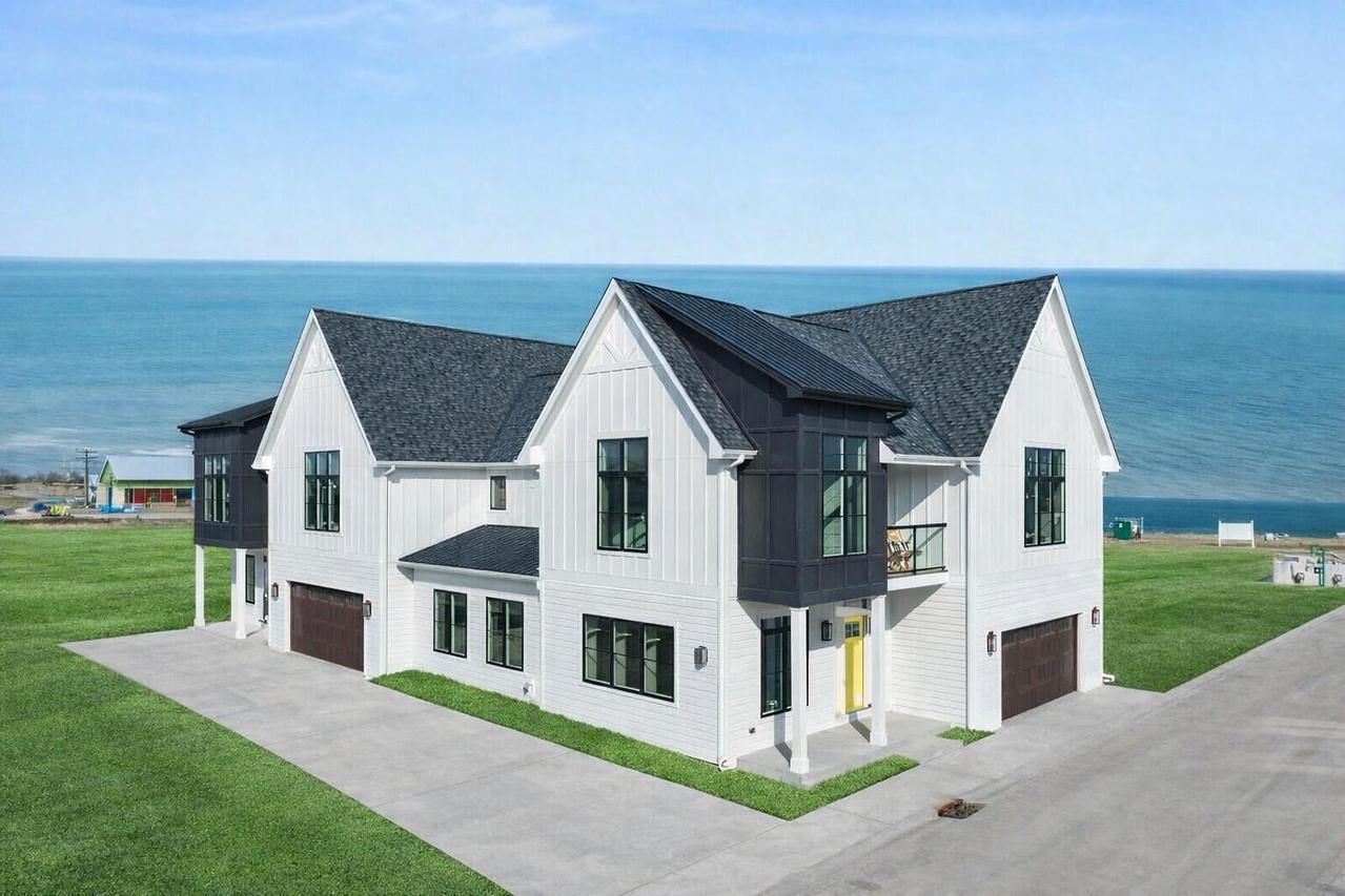 496 Bastle Wynd - #9, Port Washington, WI 53074