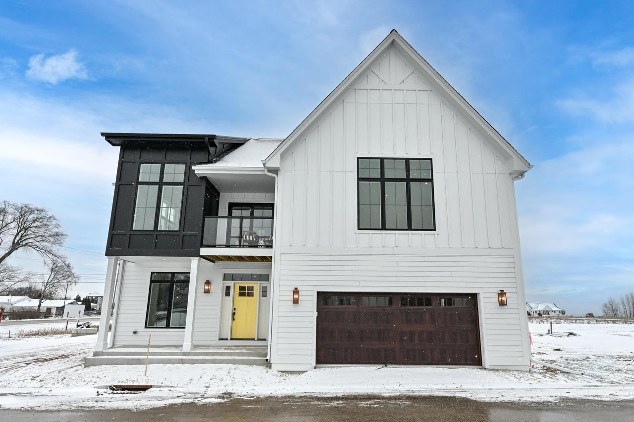 496 Bastle Wynd - #9, Port Washington, WI 53074