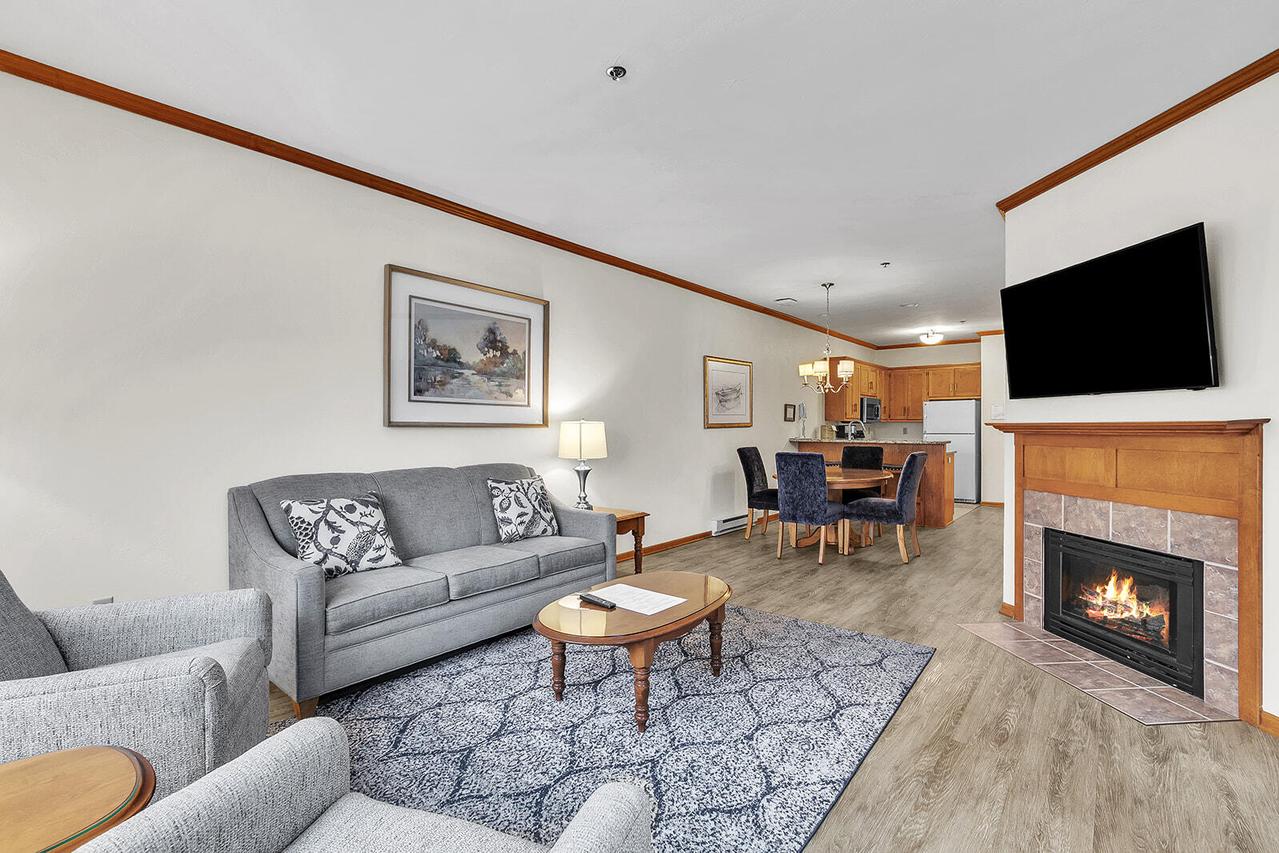 101 Osthoff Ave #287, Elkhart Lake, WI 53020