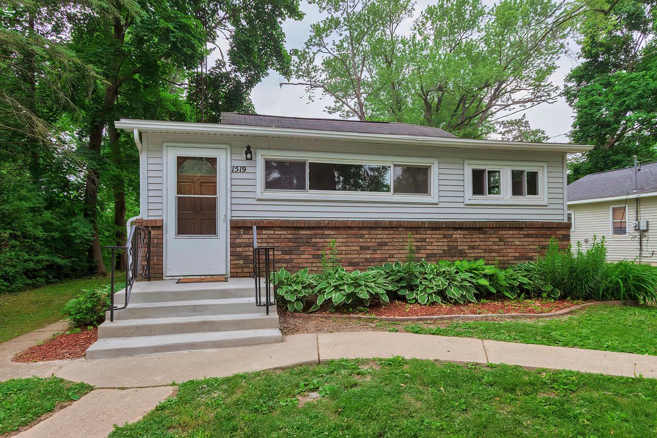 1519 Dietrich Dr, Twin Lakes, WI 53181