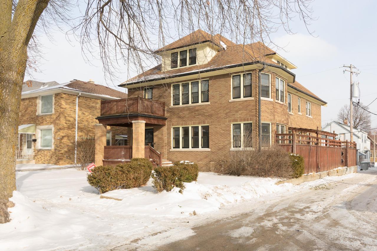 2320 N 56th St #2322, Milwaukee, WI 53210