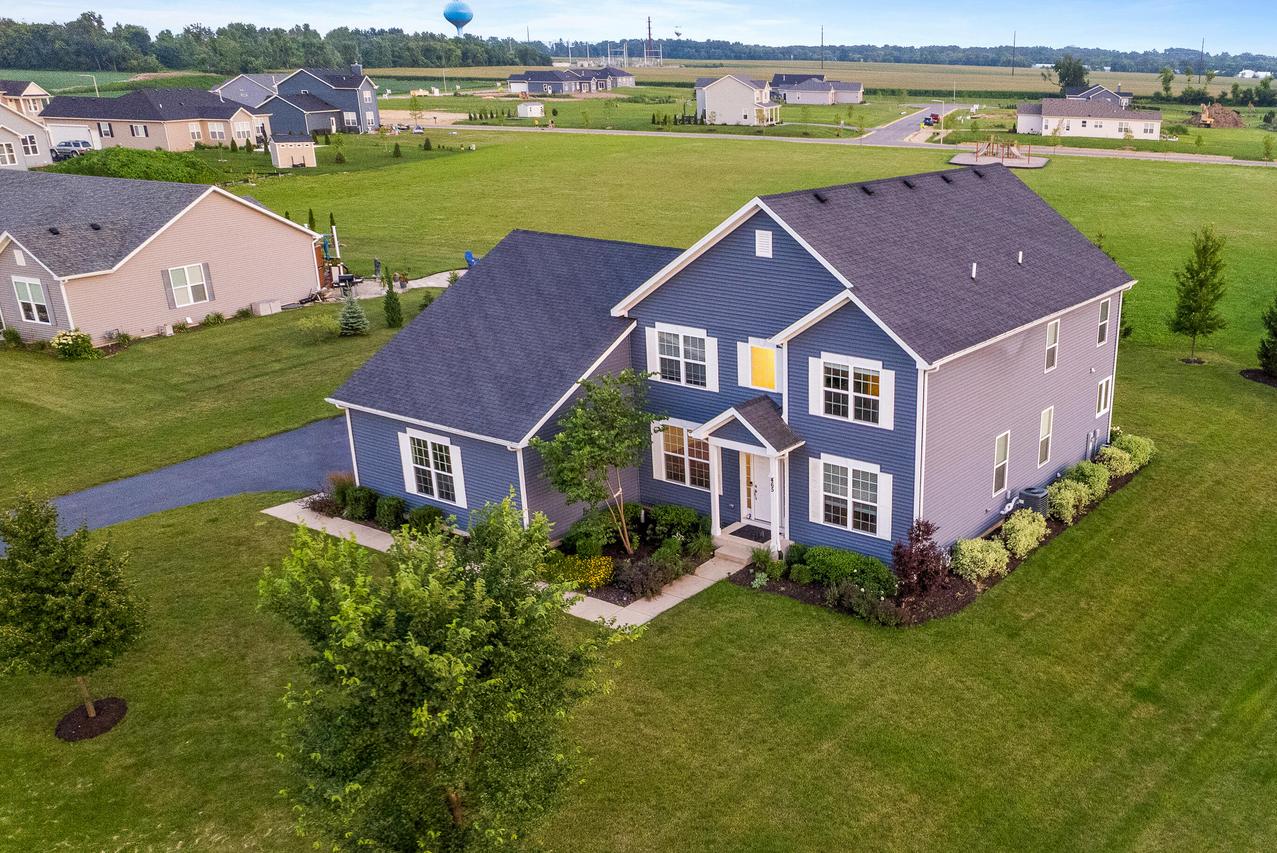 465 Chasefield Dr, Williams Bay, WI 53191