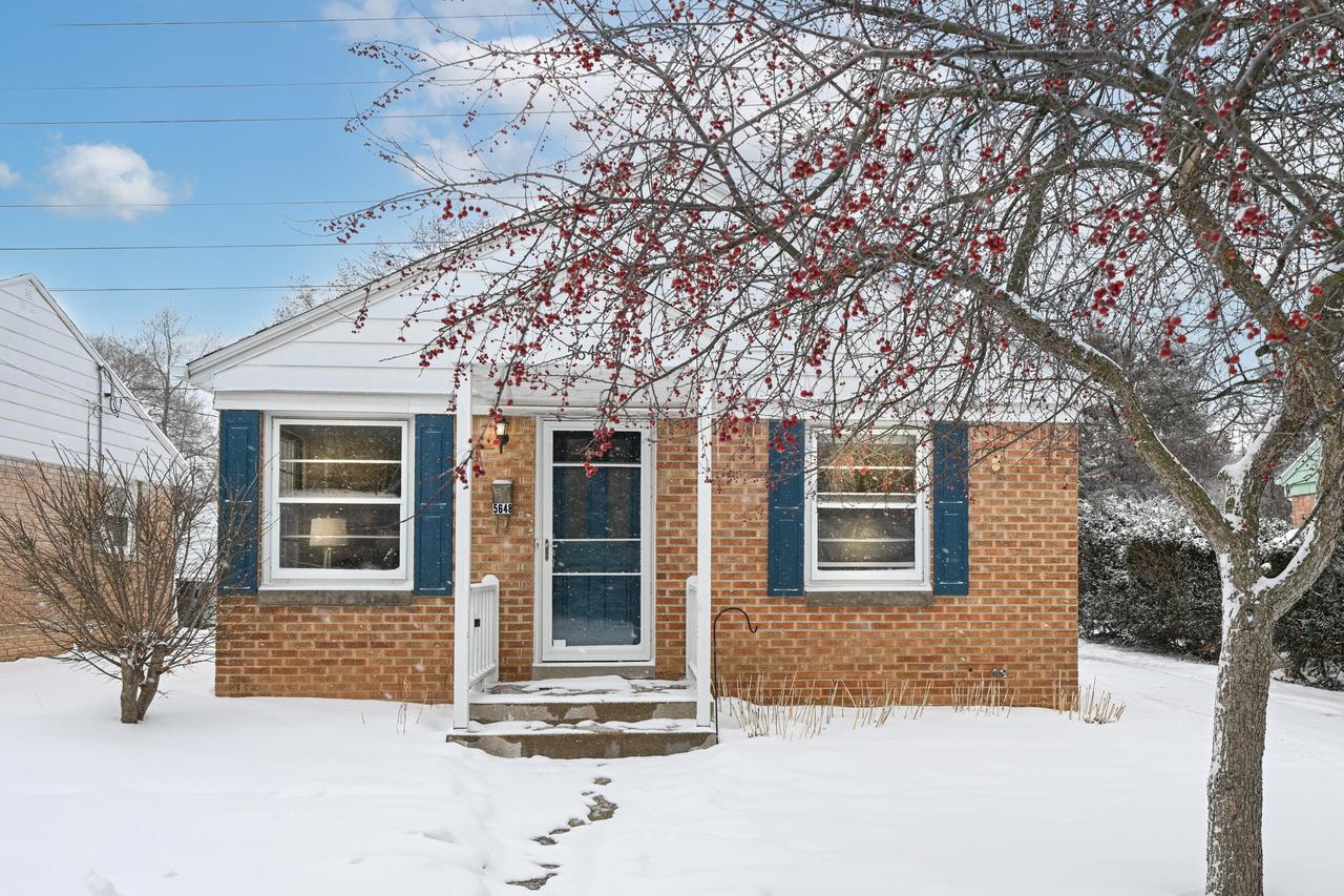 5648 N Dexter Ave, Glendale, WI 53209