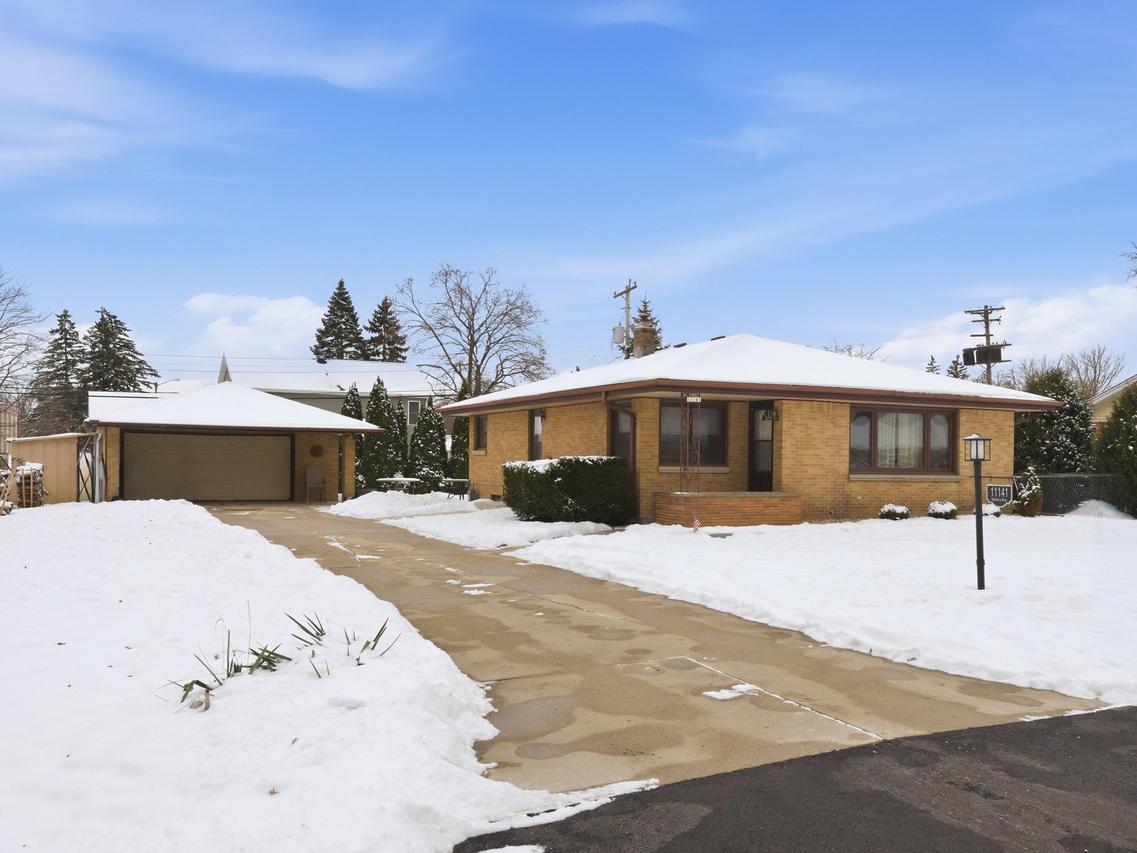 11141 W Mallory Ave, Hales Corners, WI 53130