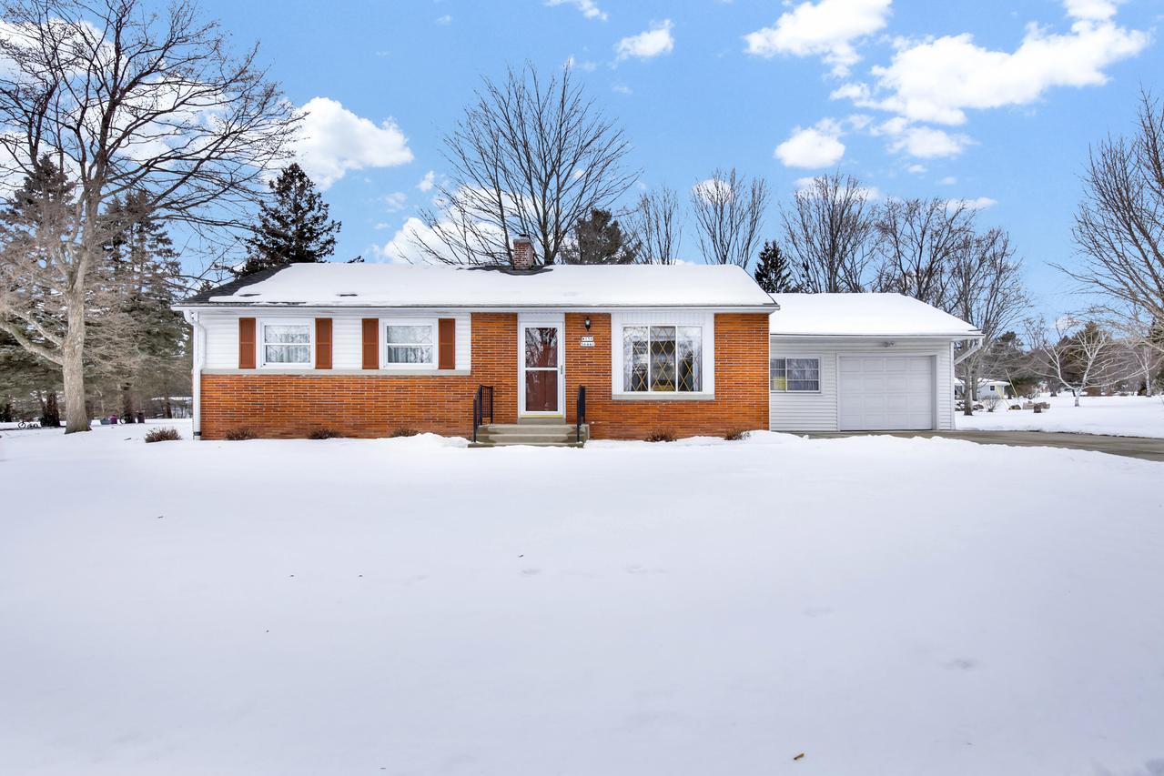 W150S6441 Spring Ln, Muskego, WI 53150