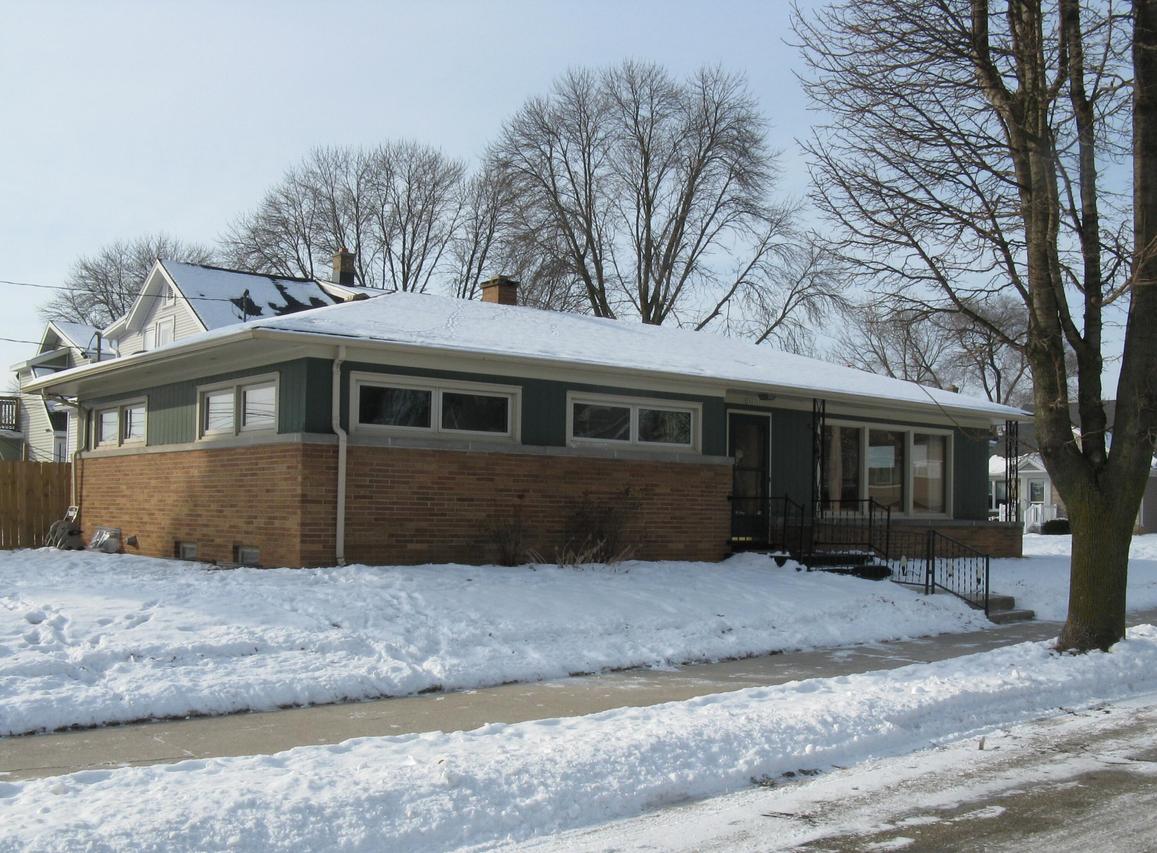 2021 Garfield Ave, Sheboygan, WI 53081