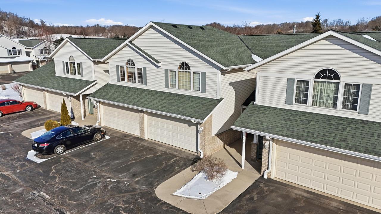 622 Shepherds Dr #4, West Bend, WI 53090