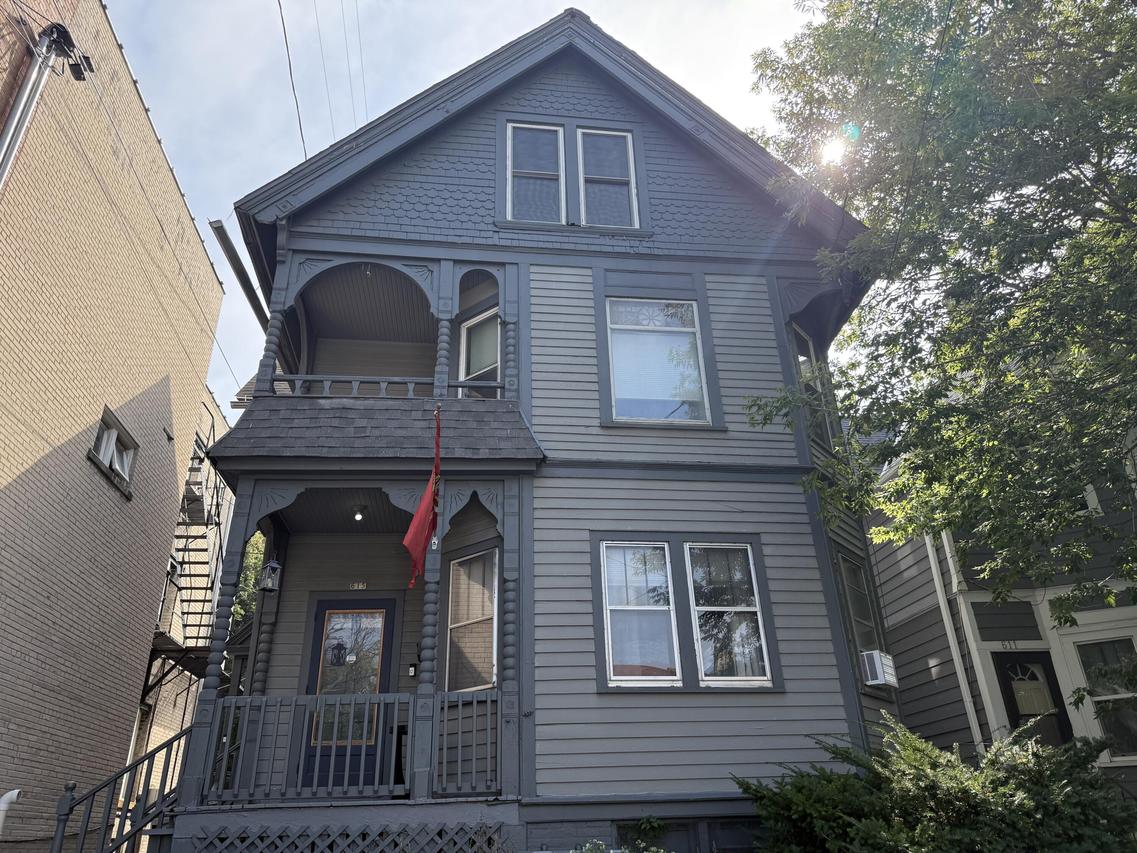 615 E Pleasant St #615A, Milwaukee, WI 53202