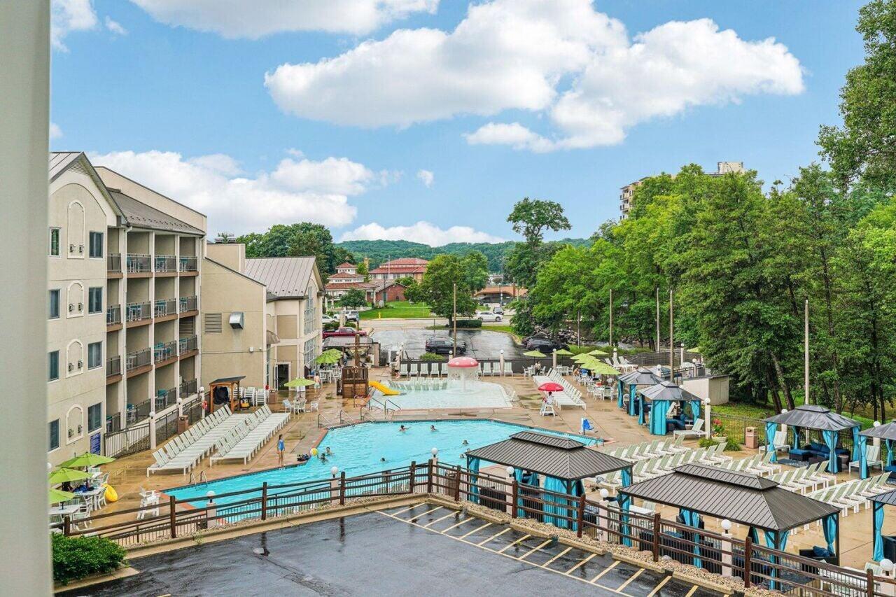 111 Center St #235, Lake Geneva, WI 53147