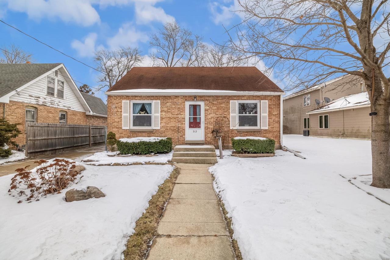 513 Sugar Creek Rd., Delavan, WI 53115