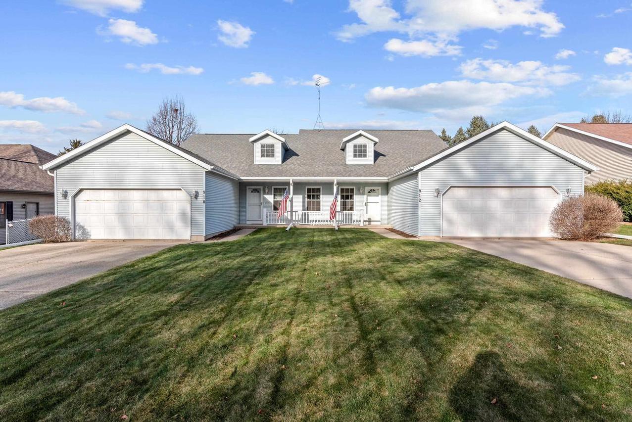 910 Prospect Ave #912, Beaver Dam, WI 53916