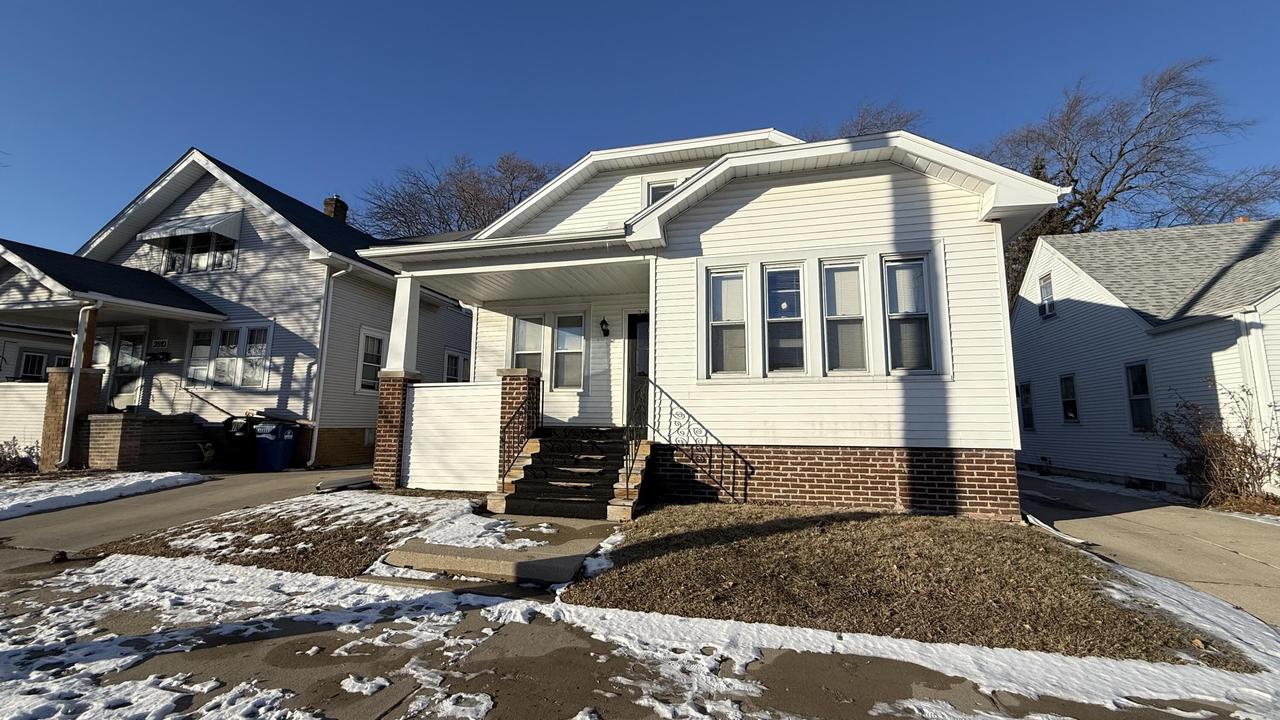 2606 Olive St, Racine, WI 53403