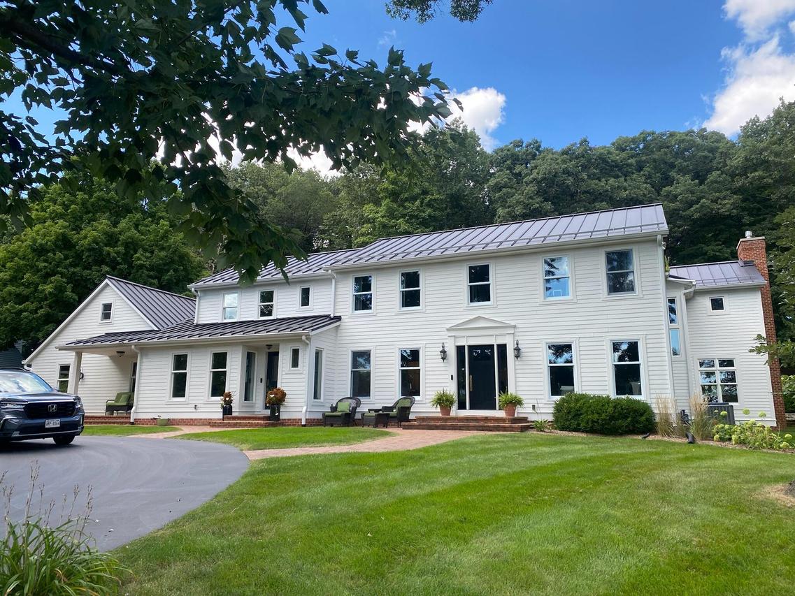 W297N6263 Creekside Ct, Merton, WI 53029