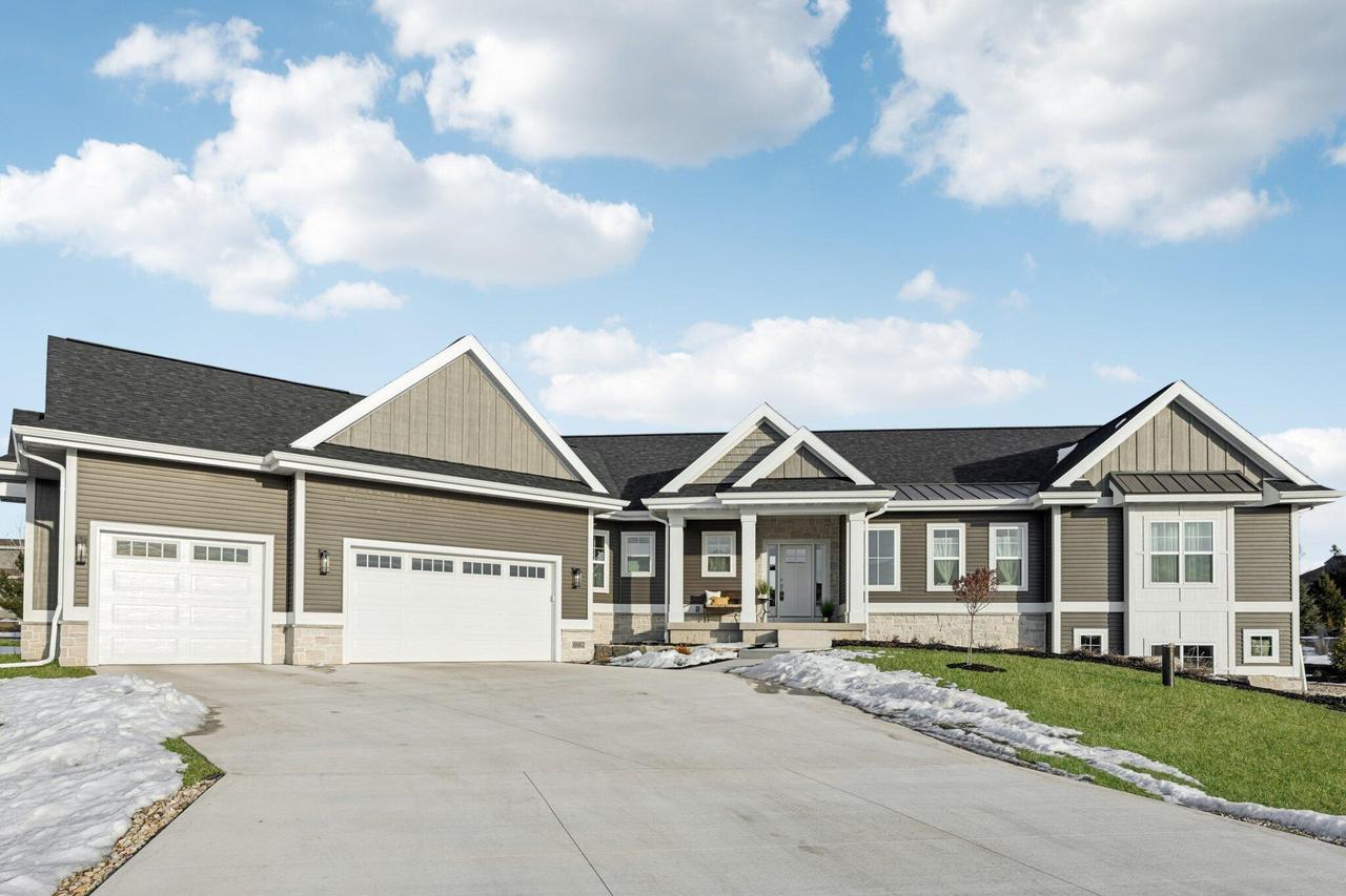 6682 Morning Dew Ln, Windsor, WI 53590