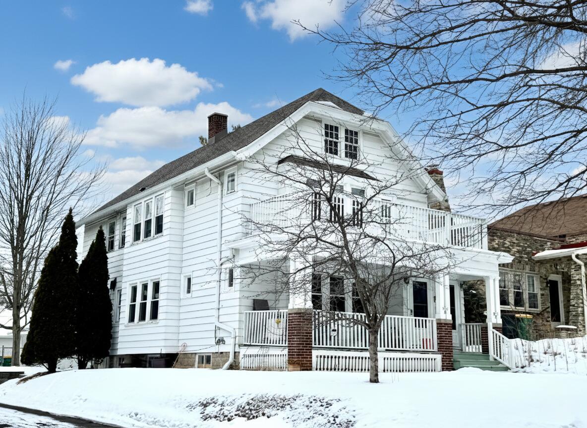 3561 N Murray Ave #3563, Shorewood, WI 53211