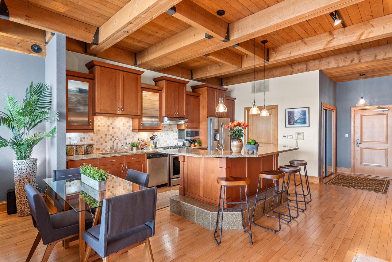 601 E Erie St #313, Milwaukee, WI 53202