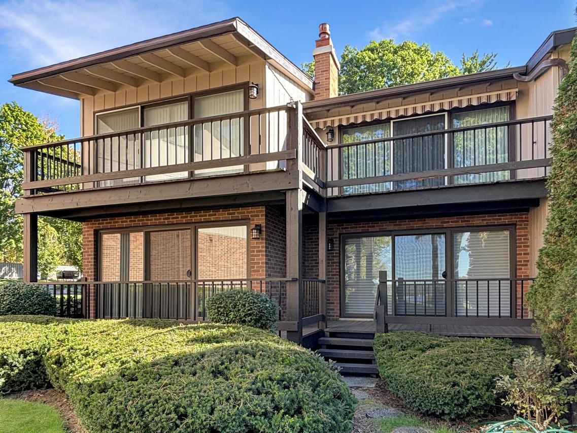 1070 S Lake Shore #8-1-A, Lake Geneva, WI 53147