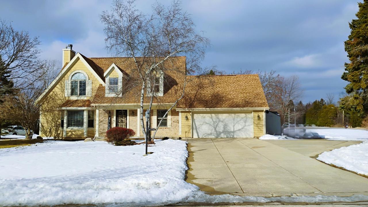 14010 W Farrell Dr, New Berlin, WI 53151