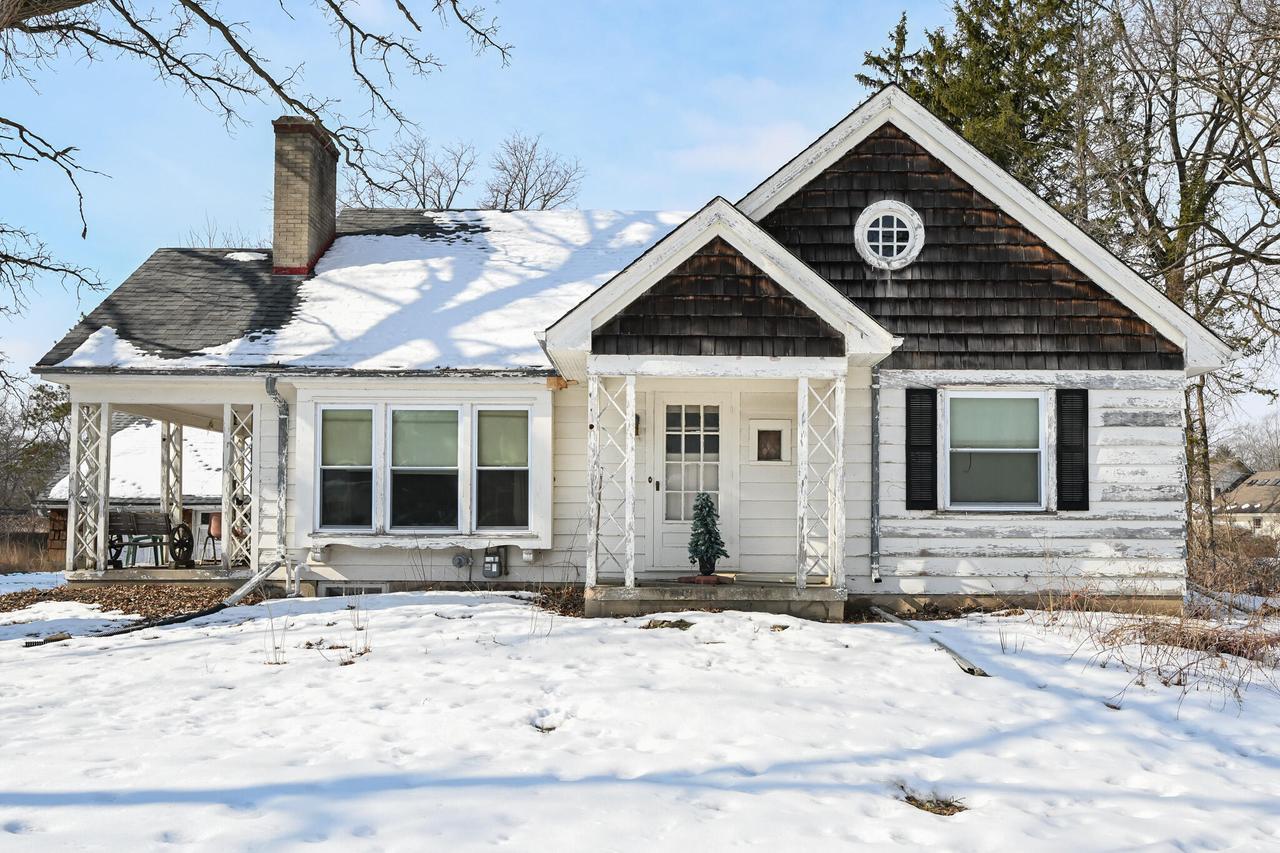 2465 Thornapple Ln, Brookfield, WI 53005