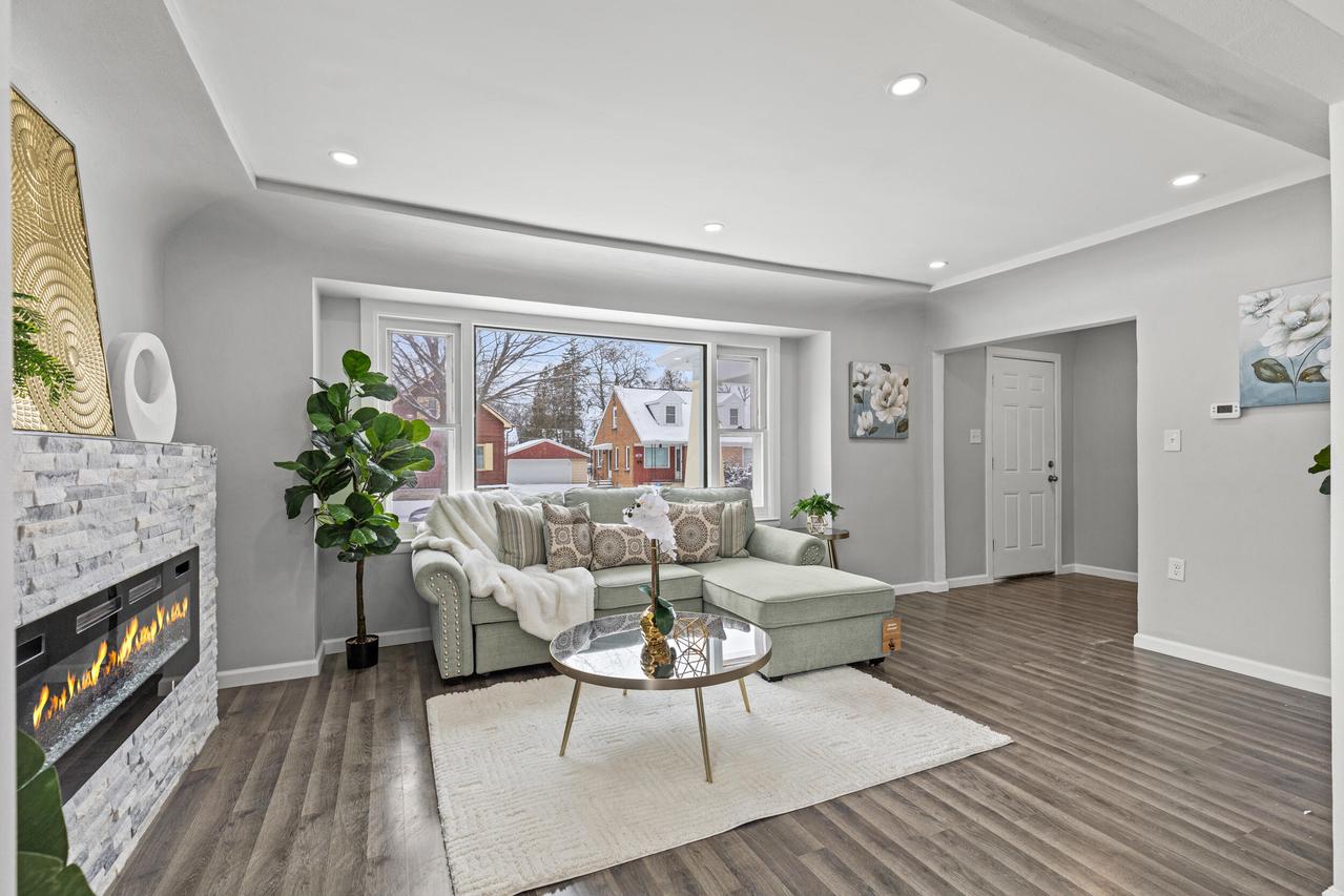 4732 N 56th St, Milwaukee, WI 53218