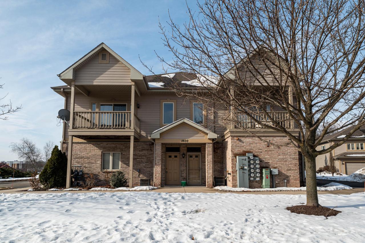 1400 Gabriel Dr #5, Waukesha, WI 53188