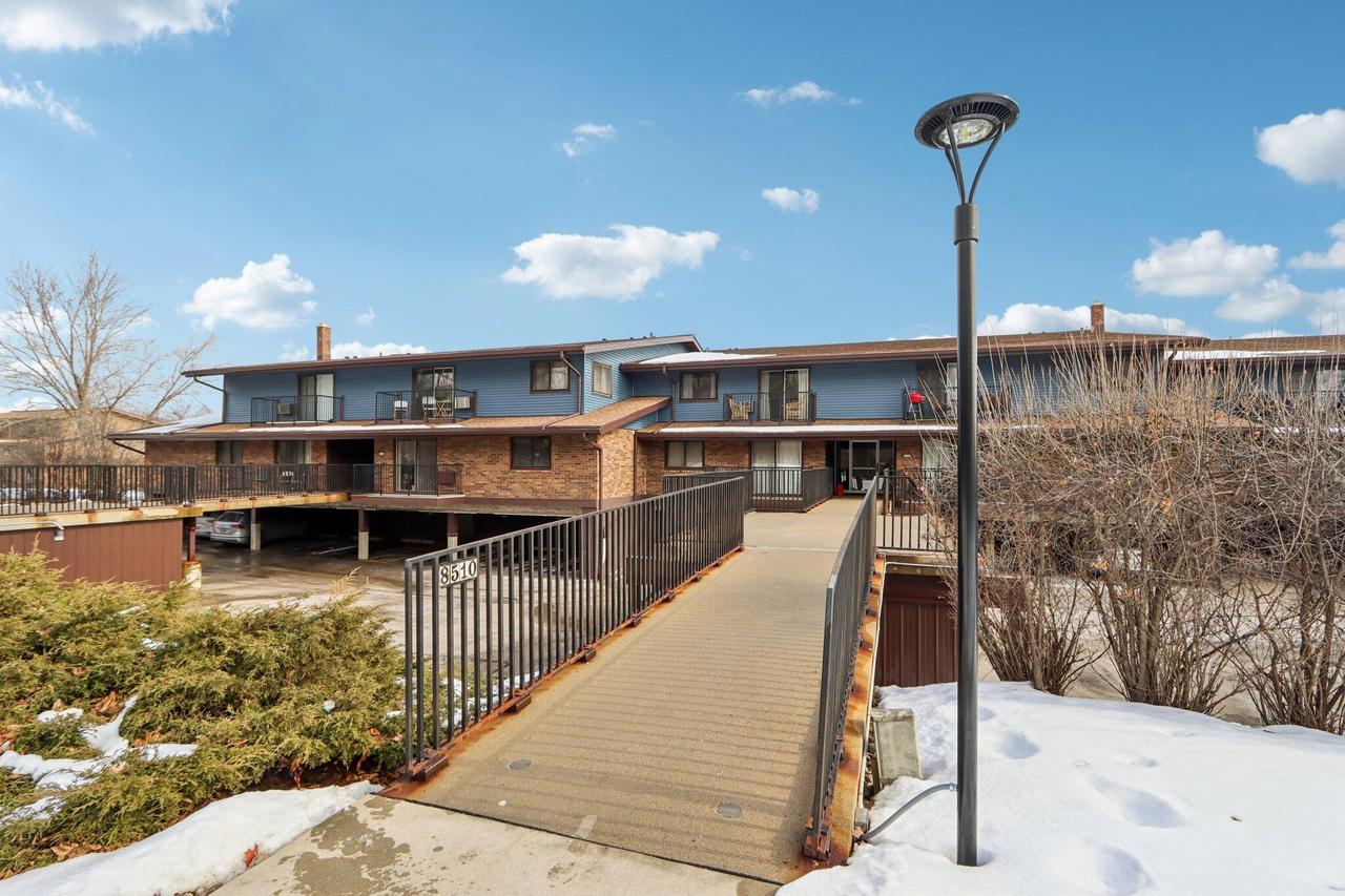 8510 W Waterford Ave #5, Greenfield, WI 53228