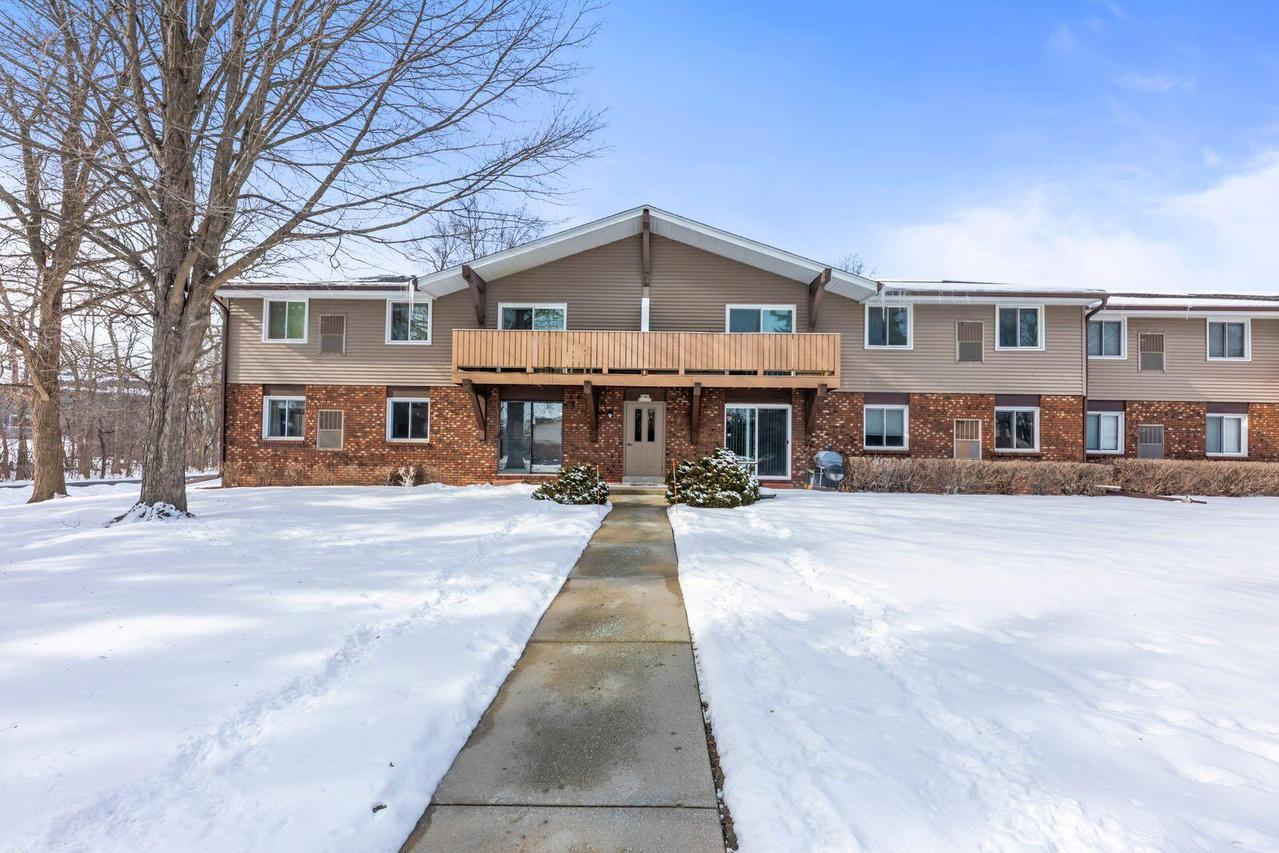 W158N11137 Legend Ave #1, Germantown, WI 53022