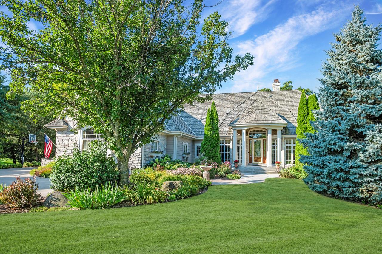 1600 E Juniper Way, Hartland, WI 53029