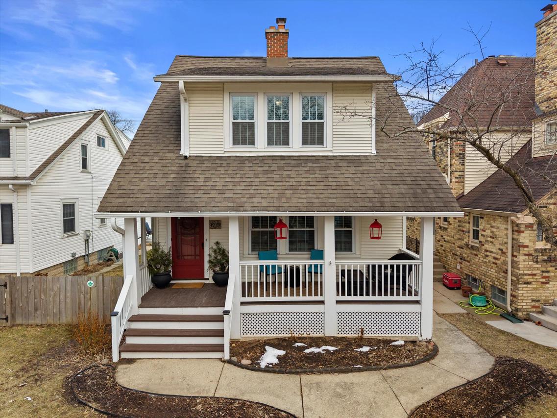 4924 N Larkin St, Whitefish Bay, WI 53217