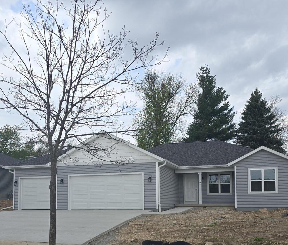 402 Village Ln #Lt30, Ripon, WI 54971