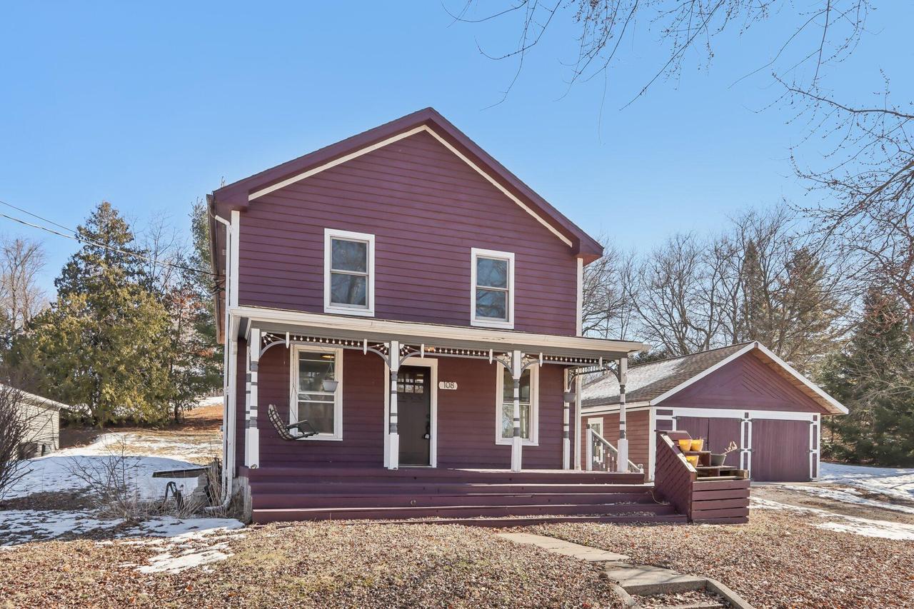 108 Grove Ave, Genoa City, WI 53128