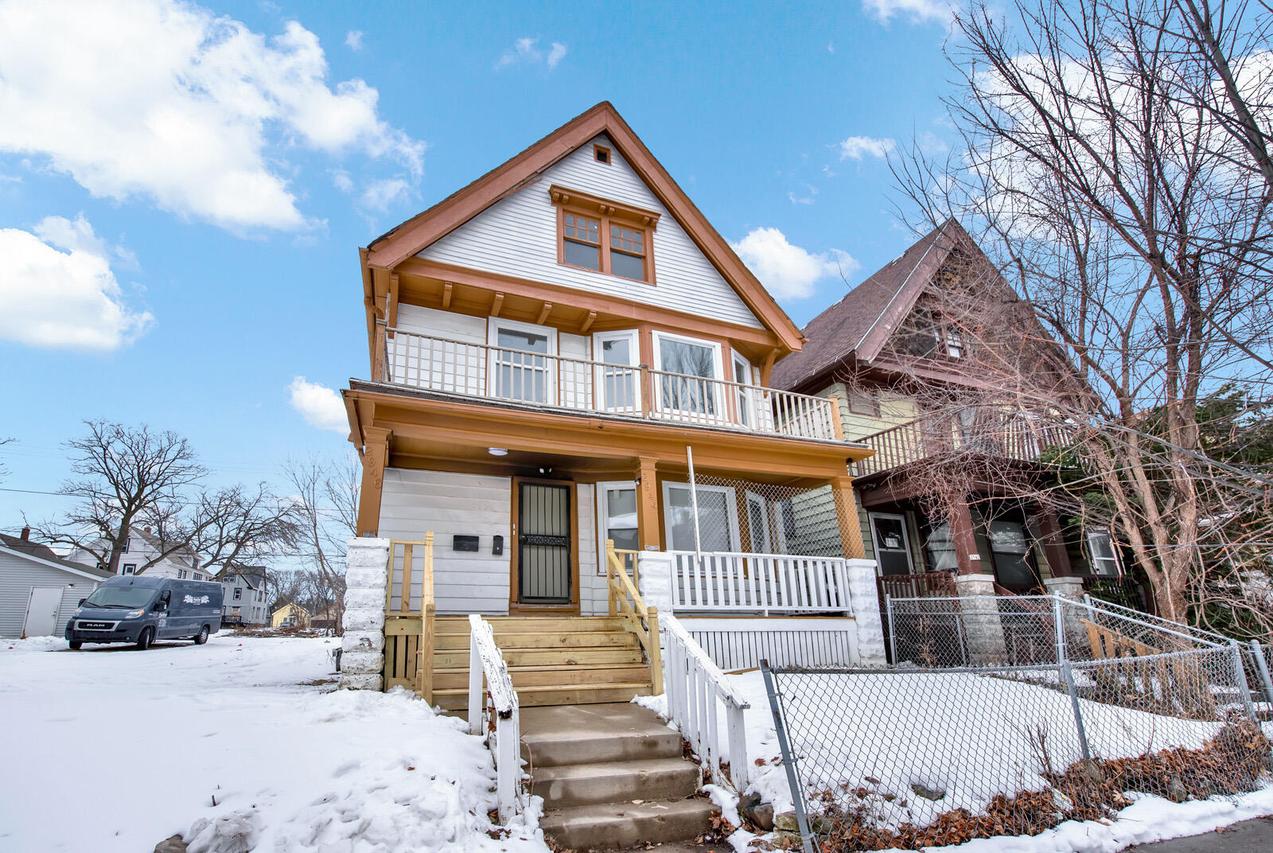 2944 N 28th St #2946, Milwaukee, WI 53210