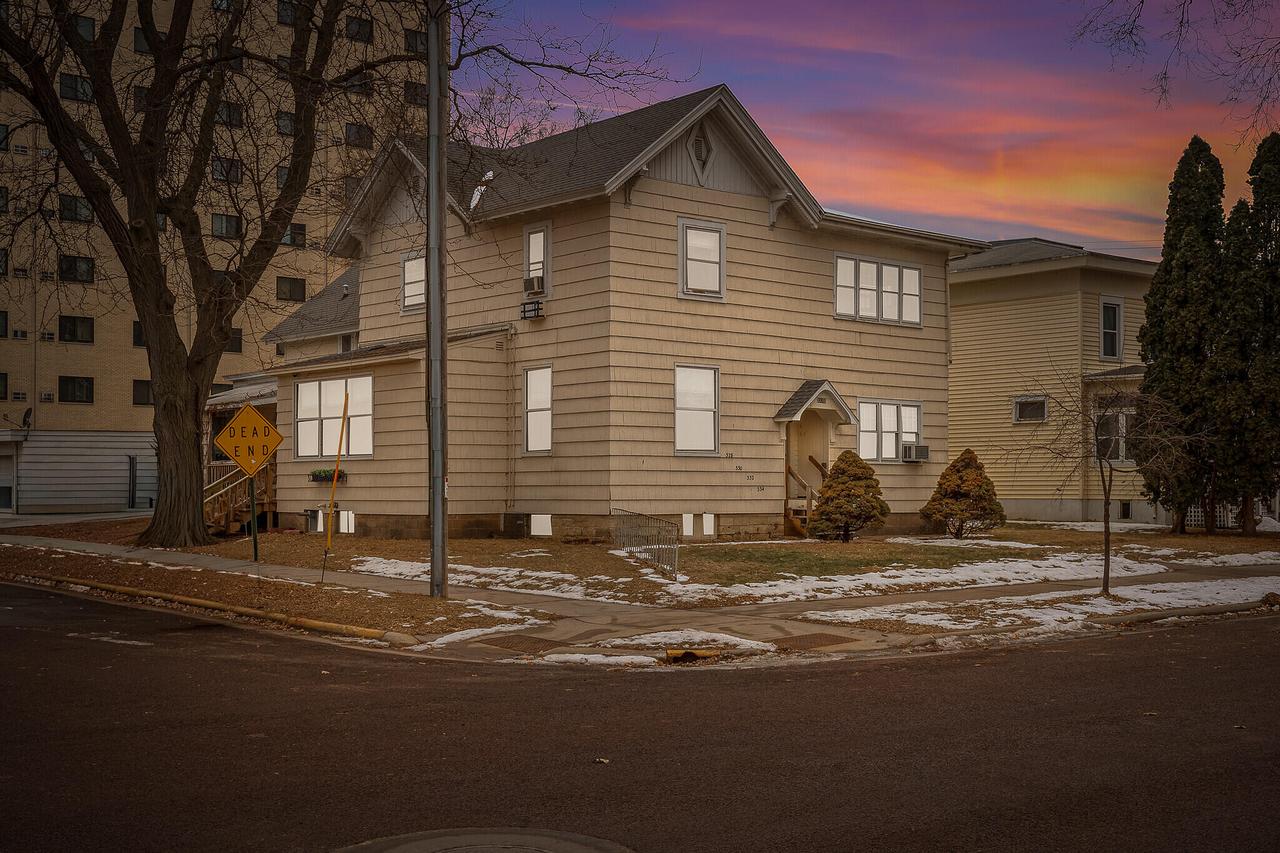 328 S 8th St, La Crosse, WI 54601