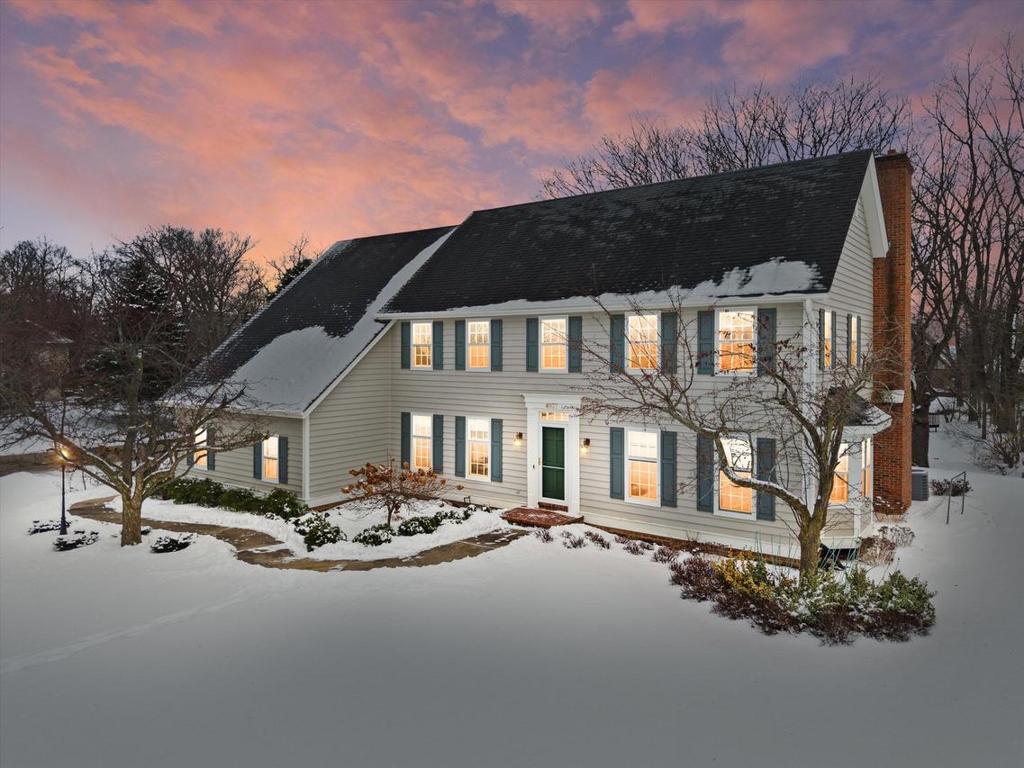 4937 W Knollwood Dr, Mount Pleasant, WI 53403