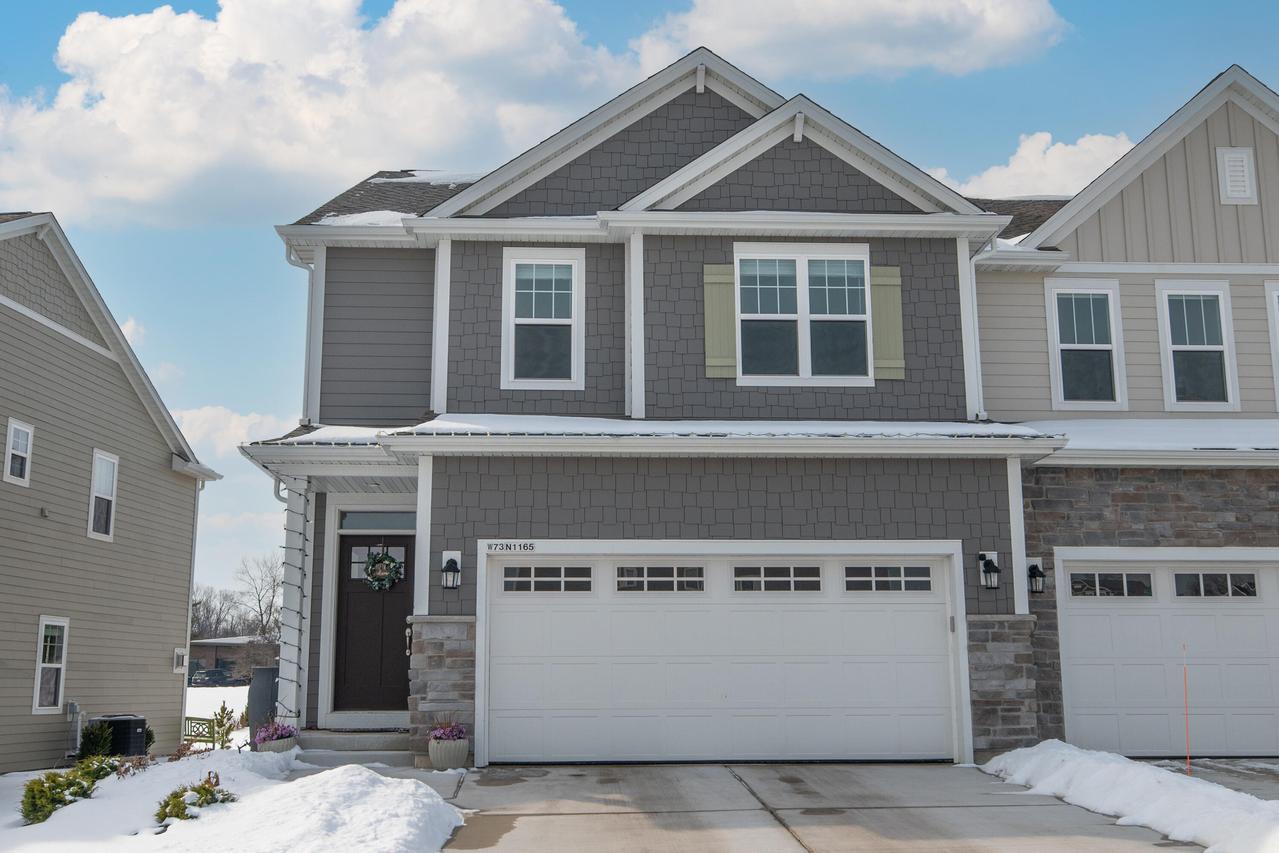 W73N1165 Augusta Ln, Cedarburg, WI 53012