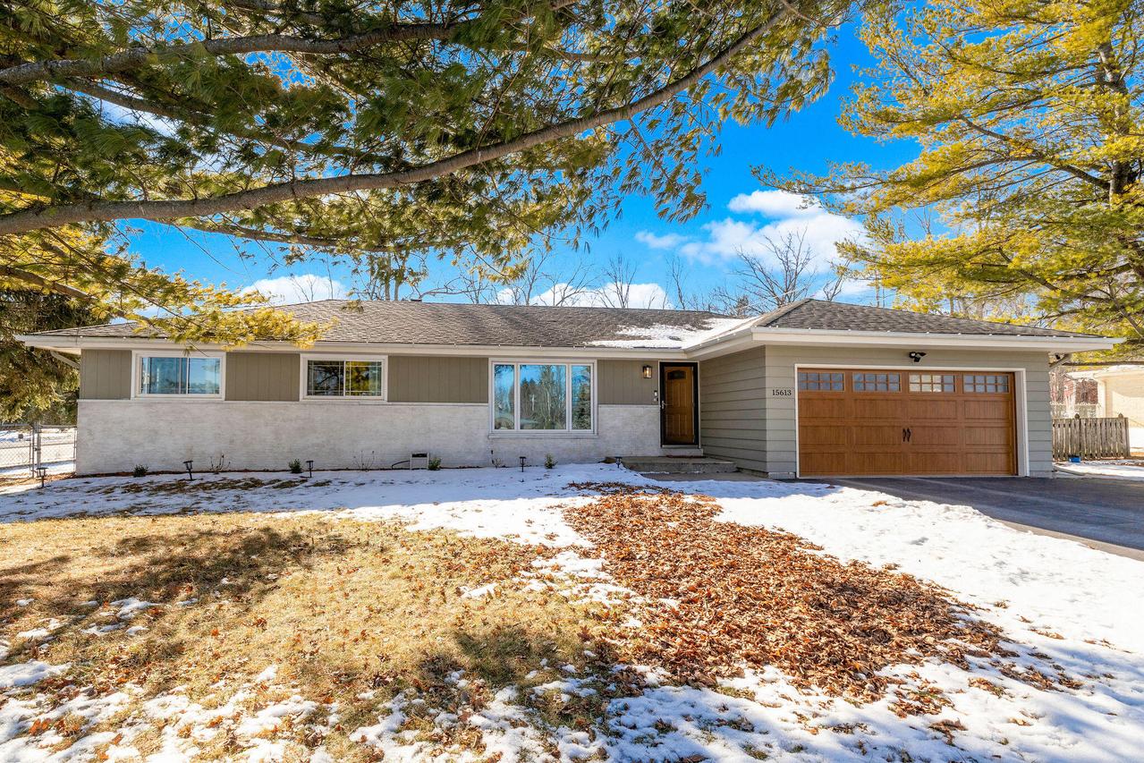 15613 W Riviera Dr, New Berlin, WI 53151