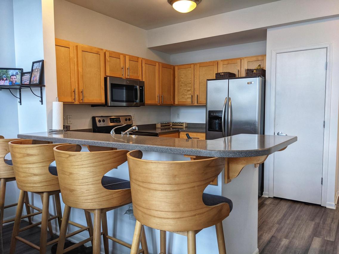 2121 S Kinnickinnic Ave #110, Milwaukee, WI 53207