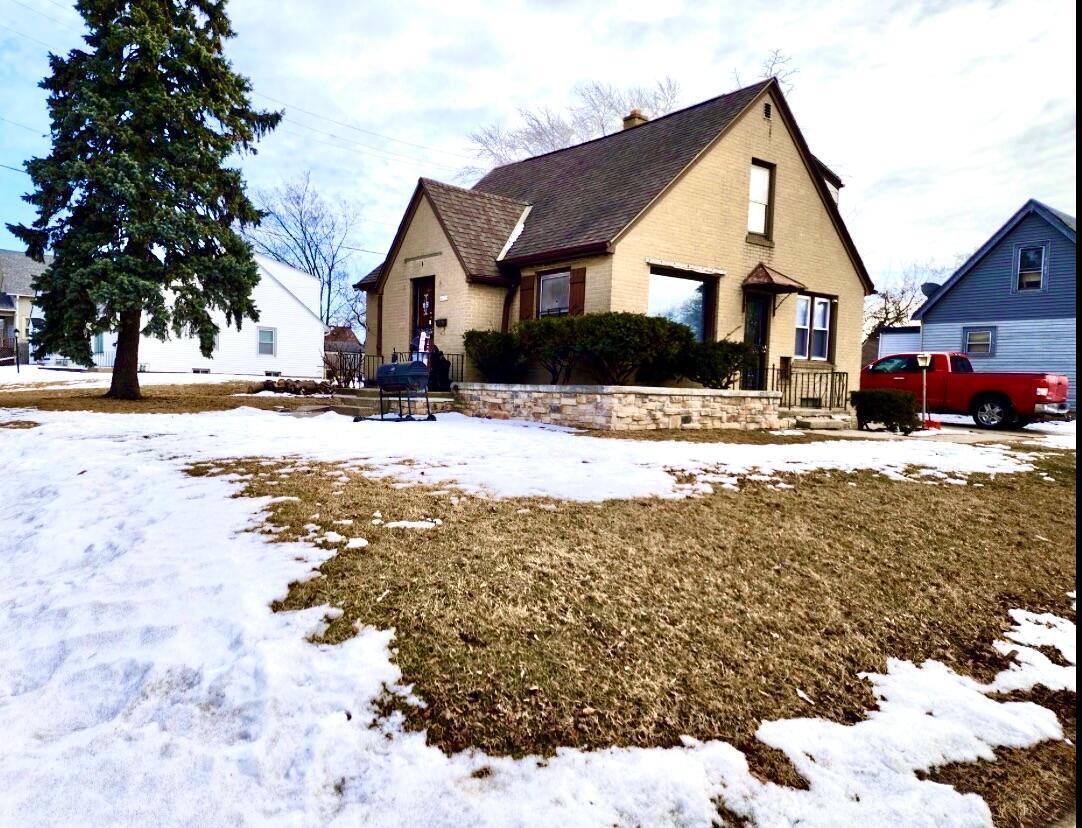 4235 W Fairmount Ave, Milwaukee, WI 53209