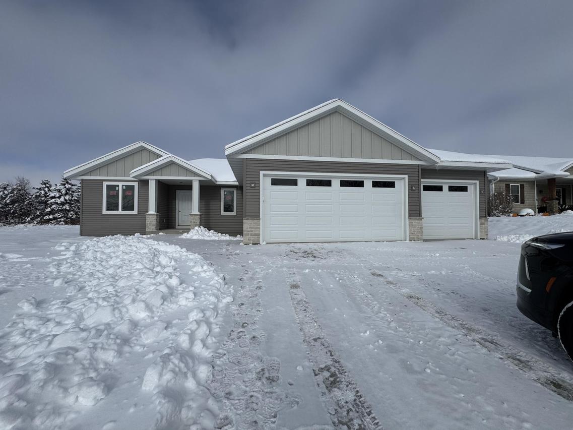 538 Oriole Ln, Howards Grove, WI 53083
