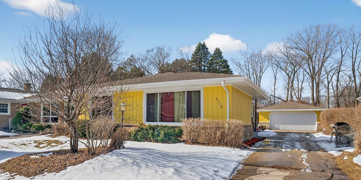 5114 Ruby Ave, Caledonia, WI 53402